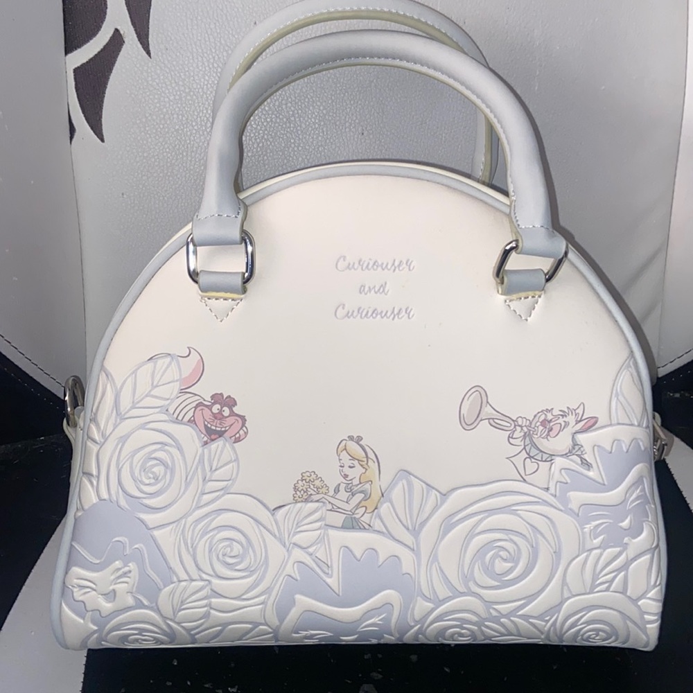 BNWT Alice in wonderland Loungefly purse
